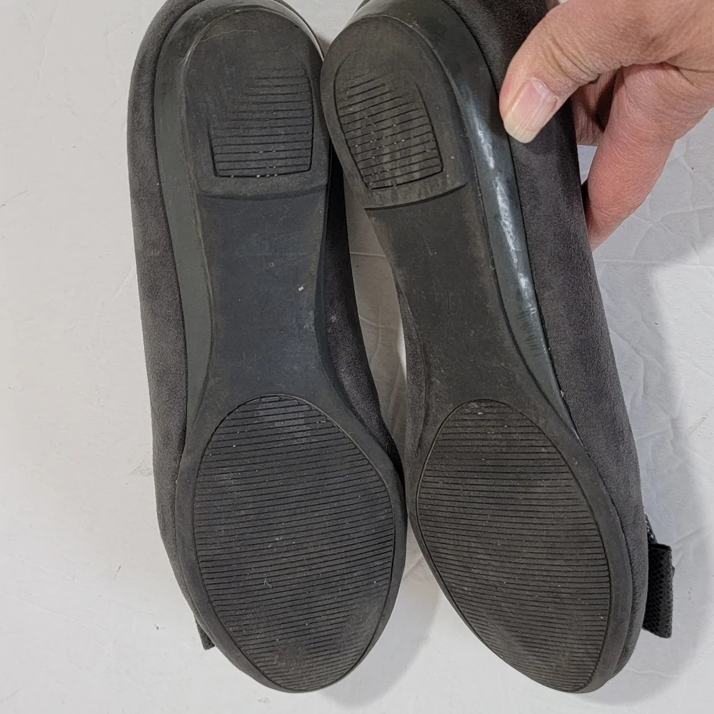 Coach & Four Gray Ballet Flat With Bow Womens Sz 7 Casual Comfort Old Money